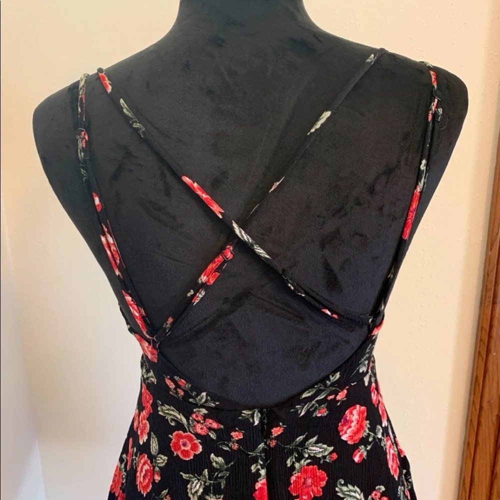 Floral Crisscross Back Dress - Picture 6 of 8